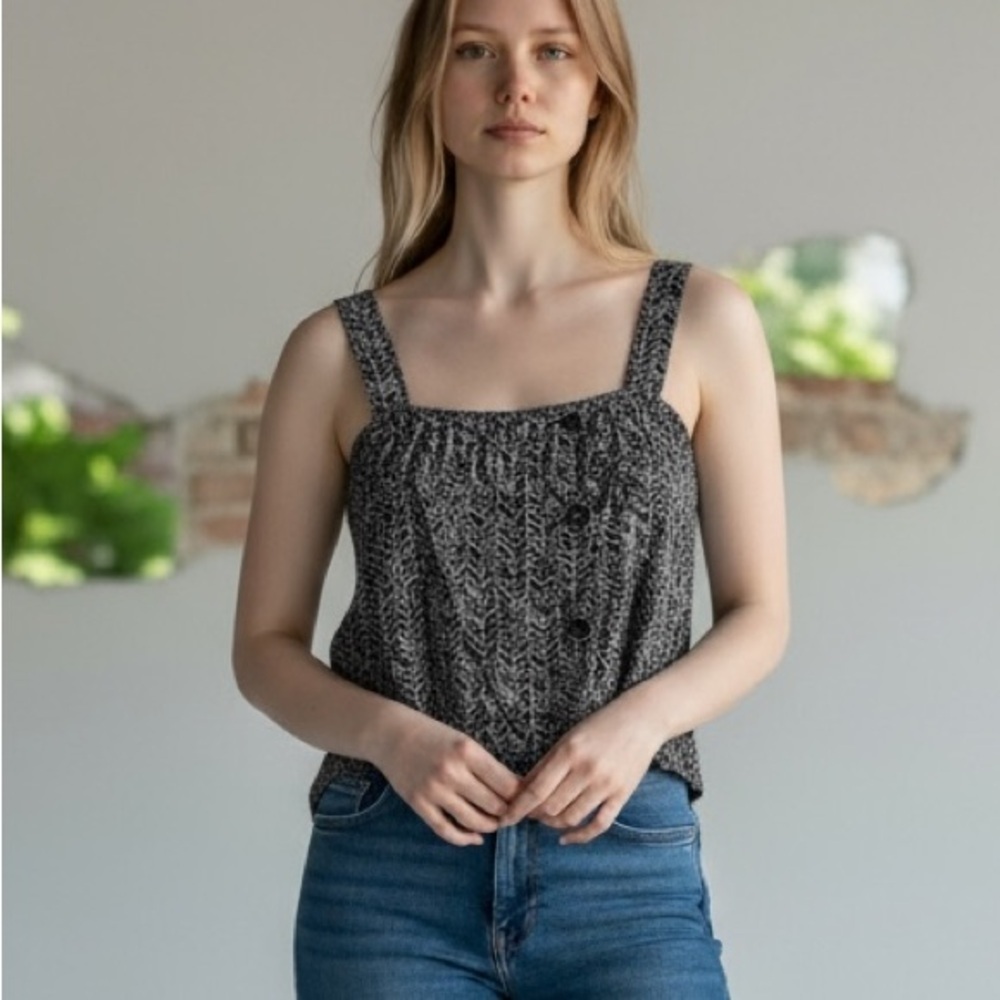 BP black/White button down blouse crop top size L